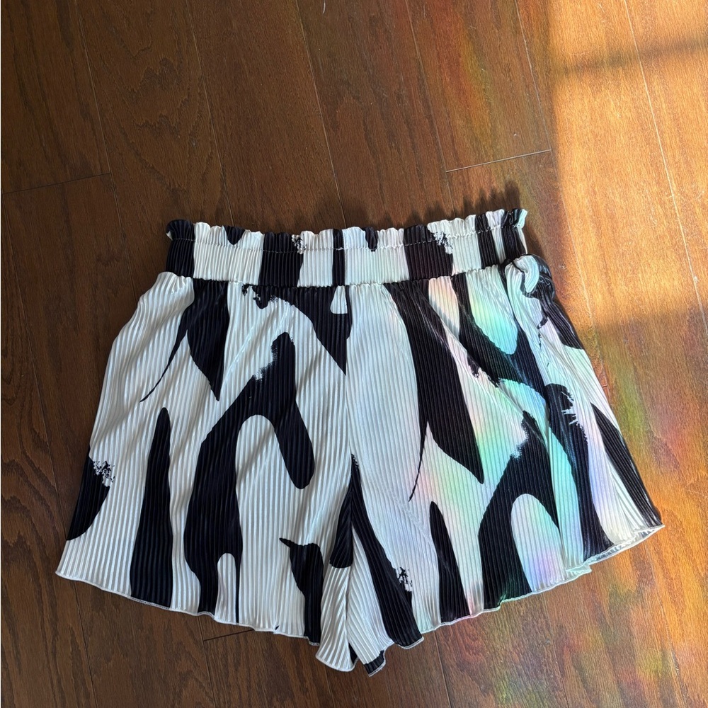 SHEIN Black and White Abstract High Waist Shorts